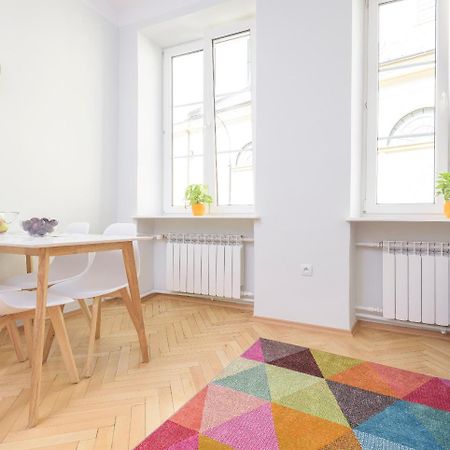 Bright And Modern Apartment In The Heart Of The Old And New Town Varsó Kültér fotó