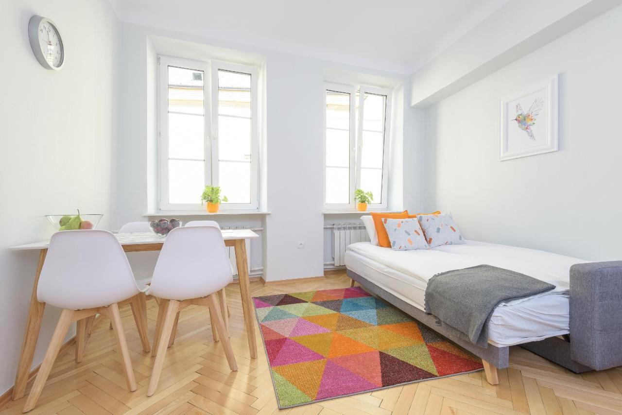 Bright And Modern Apartment In The Heart Of The Old And New Town Varsó Kültér fotó