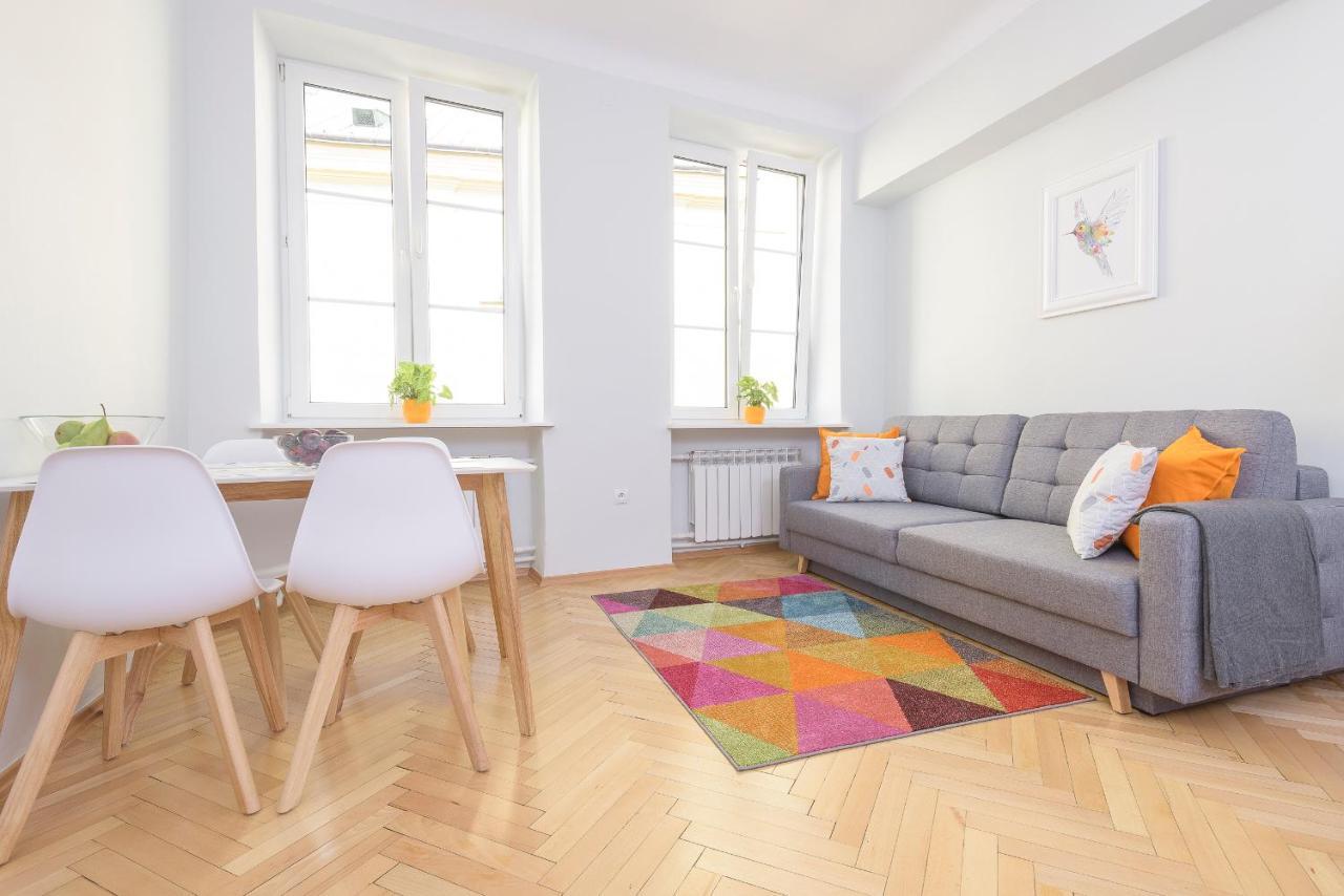Bright And Modern Apartment In The Heart Of The Old And New Town Varsó Kültér fotó