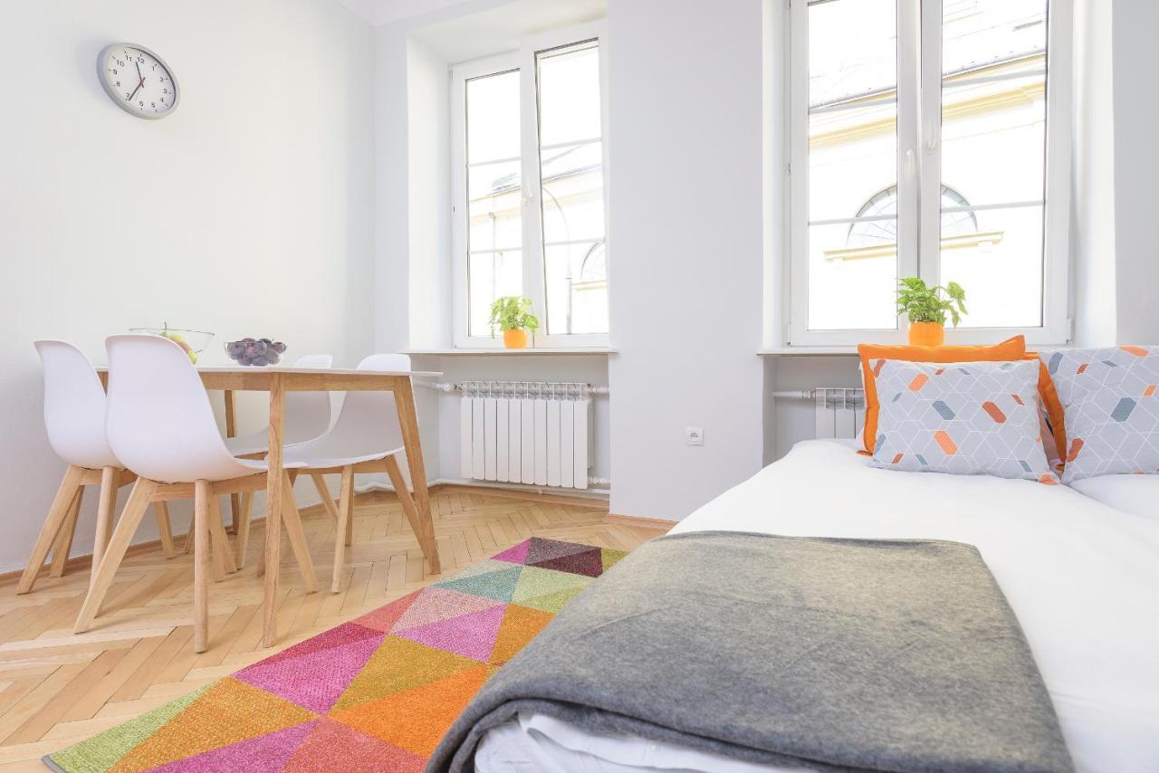 Bright And Modern Apartment In The Heart Of The Old And New Town Varsó Kültér fotó